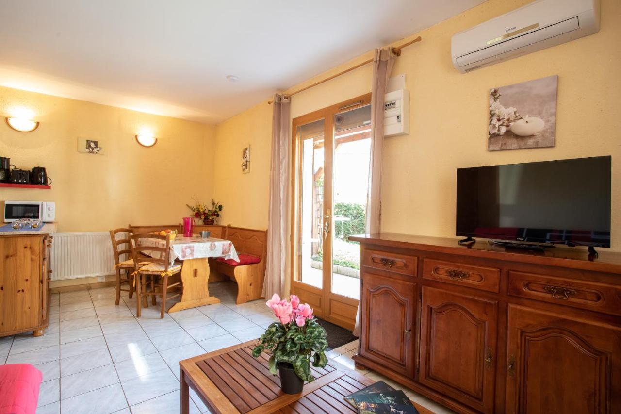 Le Mont Guillaume - 1 Chambre Terrasse Et Jardin Apartment Saint-André-dʼEmbrun Bagian luar foto